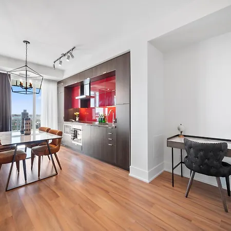 Stylish One Bedroom Suite - Entertainment District Toronto